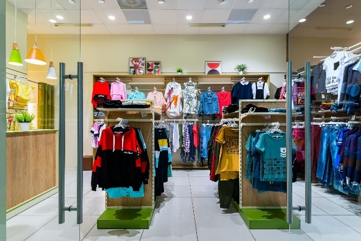 Дизайн интерьера детского магазина одежды - 3 примера стиля помещения, вывески и фасада [100 фото]